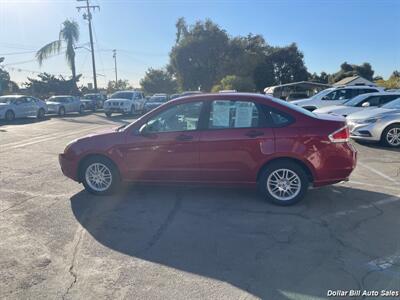 2010 Ford Focus SE   - Photo 4 - Visalia, CA 93292