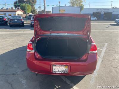 2010 Ford Focus SE   - Photo 12 - Visalia, CA 93292