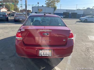 2010 Ford Focus SE   - Photo 6 - Visalia, CA 93292