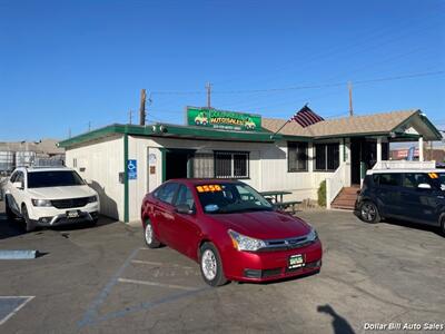 2010 Ford Focus SE   - Photo 1 - Visalia, CA 93292