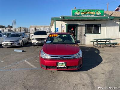 2010 Ford Focus SE   - Photo 2 - Visalia, CA 93292