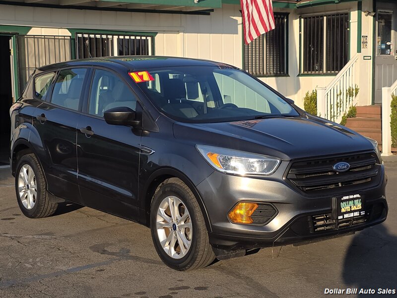 2017 Ford Escape S   - Photo 1 - Visalia, CA 93292