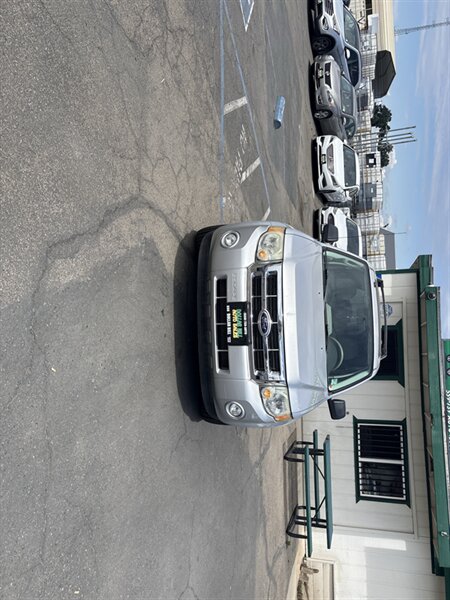 2010 Ford Escape XLT - Photo 2 - Visalia, CA 93292