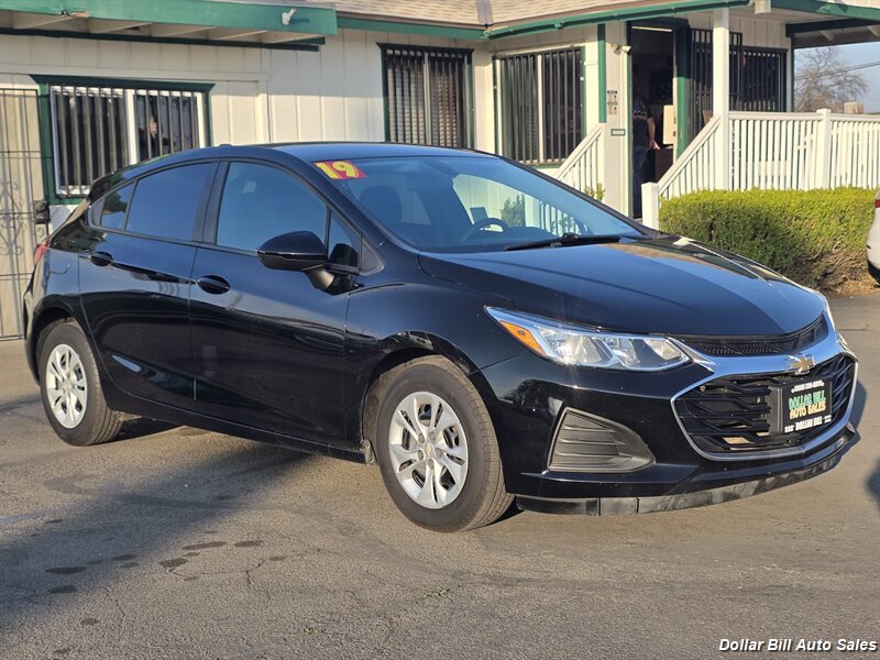 2019 Chevrolet Cruze LS   - Photo 1 - Visalia, CA 93292