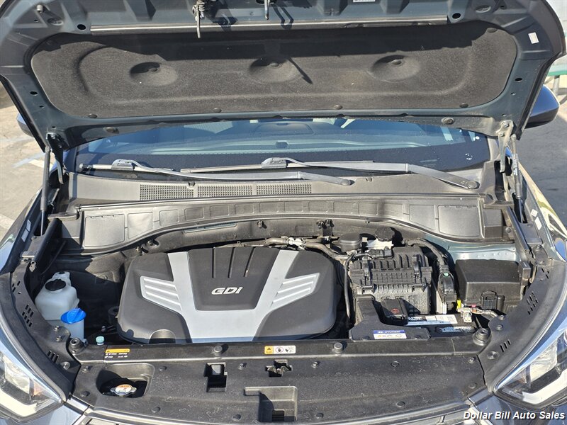 2017 Hyundai SANTA FE SE - Photo 9 - Visalia, CA 93292