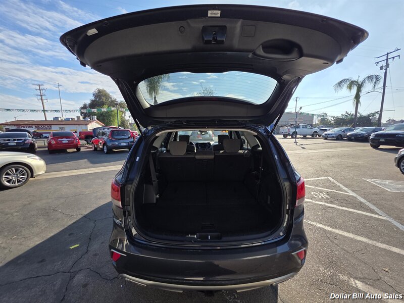 2017 Hyundai SANTA FE SE - Photo 10 - Visalia, CA 93292