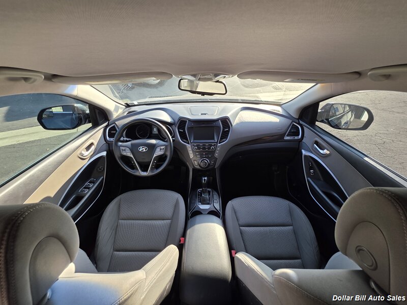 2017 Hyundai SANTA FE SE - Photo 15 - Visalia, CA 93292