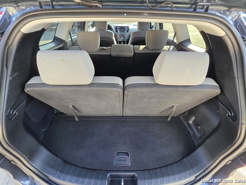 2017 Hyundai SANTA FE SE - Photo 12 - Visalia, CA 93292