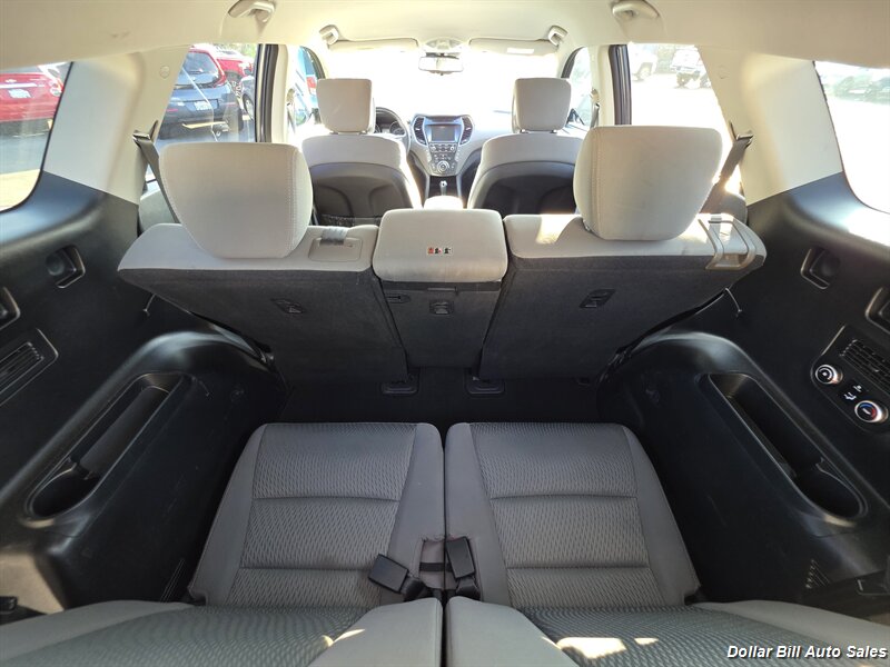 2017 Hyundai SANTA FE SE - Photo 13 - Visalia, CA 93292