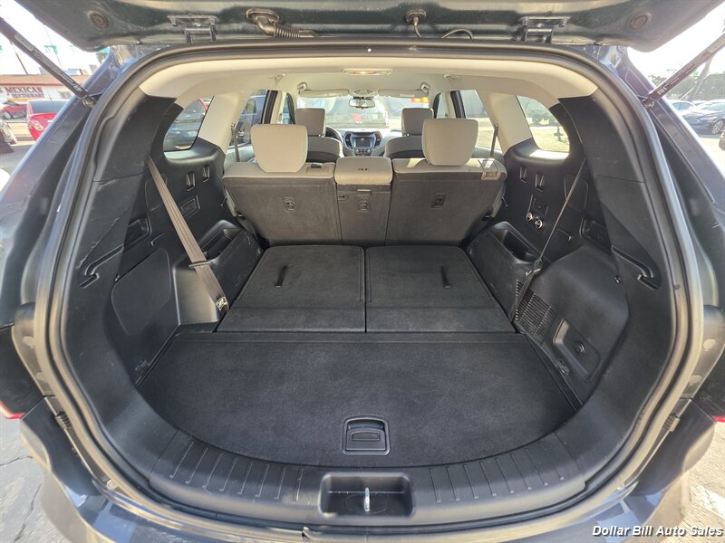 2017 Hyundai SANTA FE SE - Photo 11 - Visalia, CA 93292