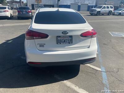 2017 Kia Forte LX   - Photo 6 - Visalia, CA 93292