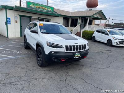 2019 Jeep Cherokee Trailhawk   - Photo 1 - Visalia, CA 93292