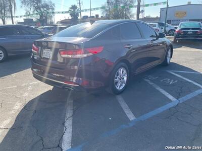 2018 Kia Optima LX   - Photo 7 - Visalia, CA 93292