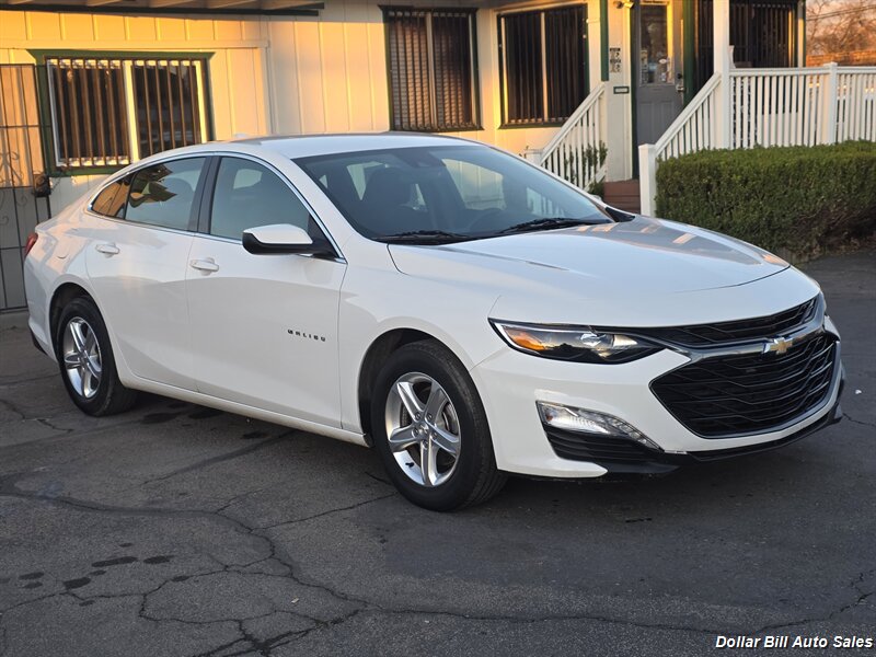 2023 Chevrolet Malibu LT   - Photo 1 - Visalia, CA 93292