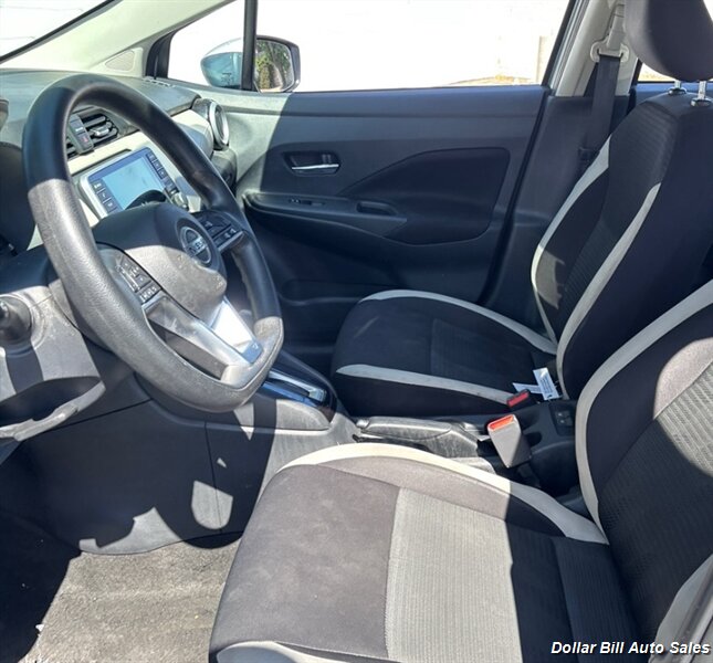 2022 Nissan Versa SV - Photo 5 - Visalia, CA 93292