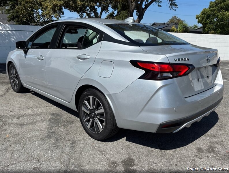 2022 Nissan Versa SV - Photo 4 - Visalia, CA 93292