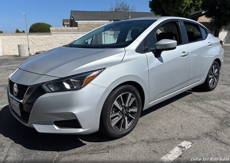 2022 Nissan Versa SV   - Photo 1 - Visalia, CA 93292