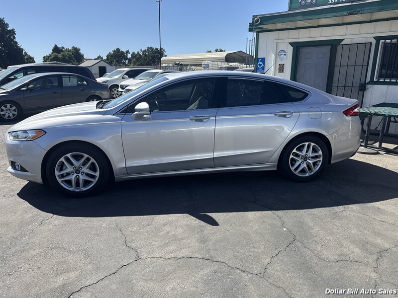 2016 Ford Fusion SE - Photo 2 - Visalia, CA 93292