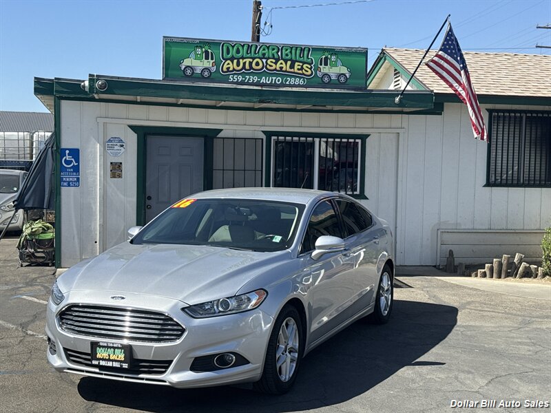 2016 Ford Fusion SE   - Photo 1 - Visalia, CA 93292