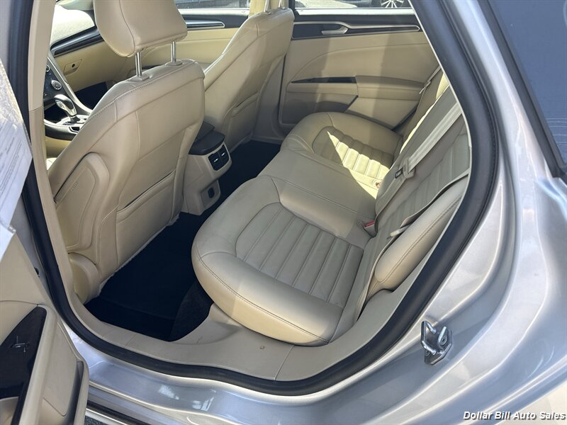 2016 Ford Fusion SE - Photo 9 - Visalia, CA 93292