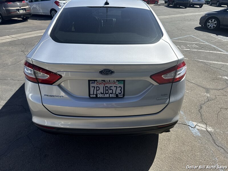 2016 Ford Fusion SE - Photo 4 - Visalia, CA 93292