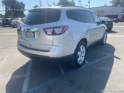 2017 Chevrolet Traverse LT   - Photo 7 - Visalia, CA 93292