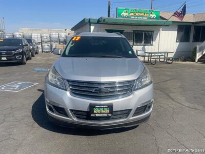 2017 Chevrolet Traverse LT   - Photo 2 - Visalia, CA 93292