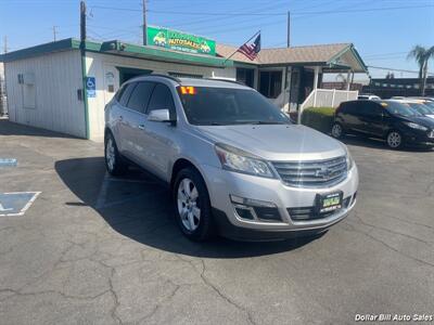 2017 Chevrolet Traverse LT   - Photo 1 - Visalia, CA 93292