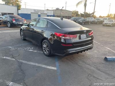 2020 Kia Optima LX   - Photo 5 - Visalia, CA 93292