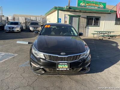 2020 Kia Optima LX   - Photo 2 - Visalia, CA 93292