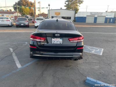 2020 Kia Optima LX   - Photo 6 - Visalia, CA 93292