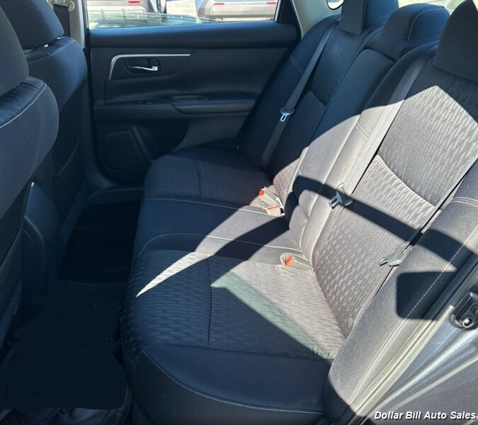 2017 Nissan Altima 2.5 SV - Photo 4 - Visalia, CA 93292