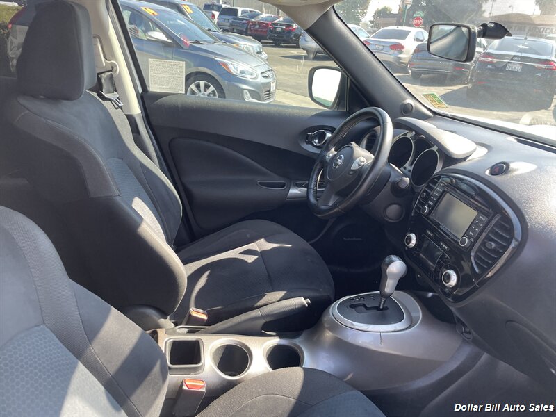 2015 Nissan JUKE SV - Photo 14 - Visalia, CA 93292
