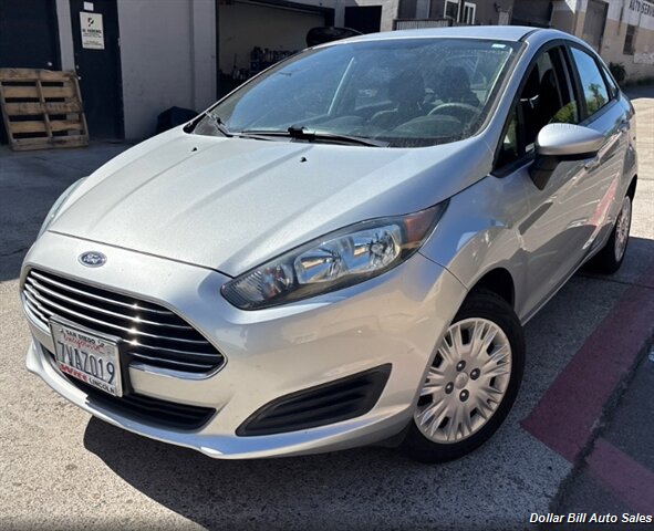 2016 Ford Fiesta S   - Photo 1 - Visalia, CA 93292
