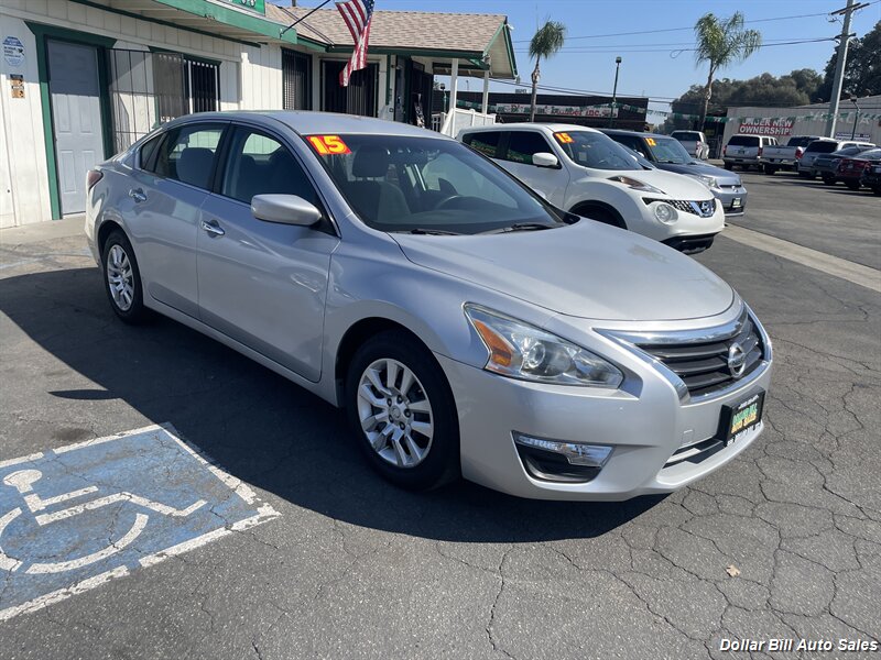 2015 Nissan Altima 2.5 S   - Photo 1 - Visalia, CA 93292