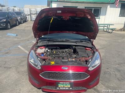 2015 Ford Focus SE   - Photo 9 - Visalia, CA 93292