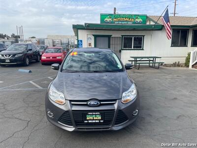 2014 Ford Focus SE   - Photo 2 - Visalia, CA 93292