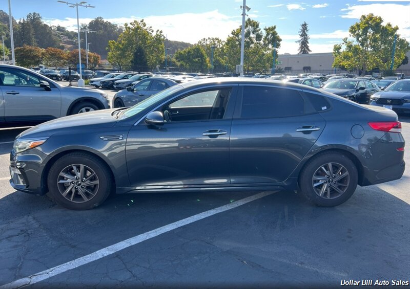 2020 Kia Optima LX   - Photo 1 - Visalia, CA 93292