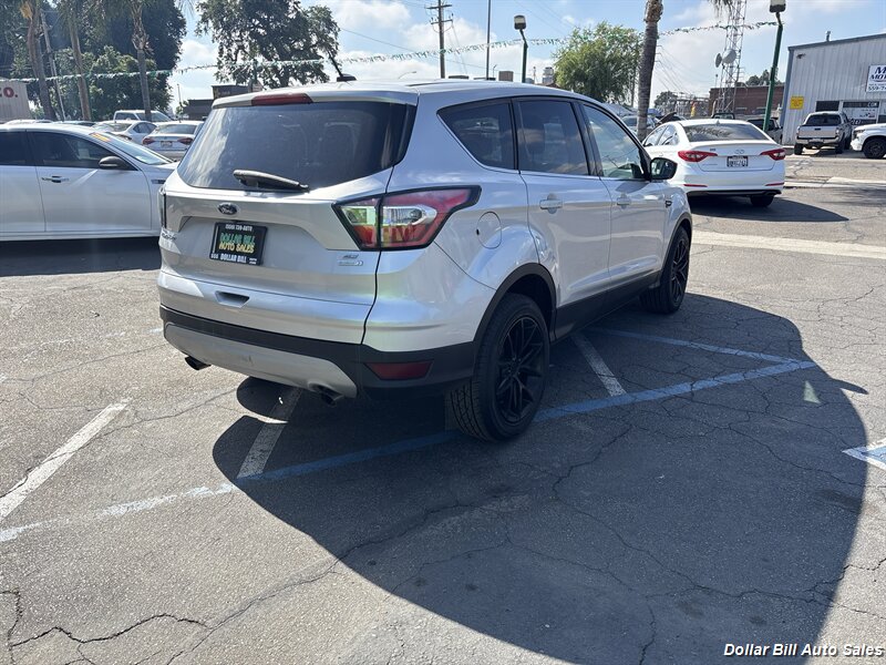 2017 Ford Escape SE - Photo 7 - Visalia, CA 93292