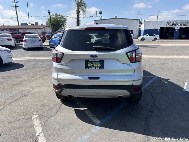 2017 Ford Escape SE - Photo 6 - Visalia, CA 93292