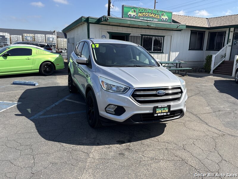 2017 Ford Escape SE - Photo 2 - Visalia, CA 93292