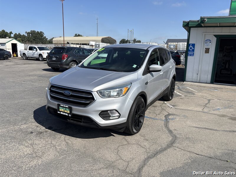 2017 Ford Escape SE - Photo 3 - Visalia, CA 93292