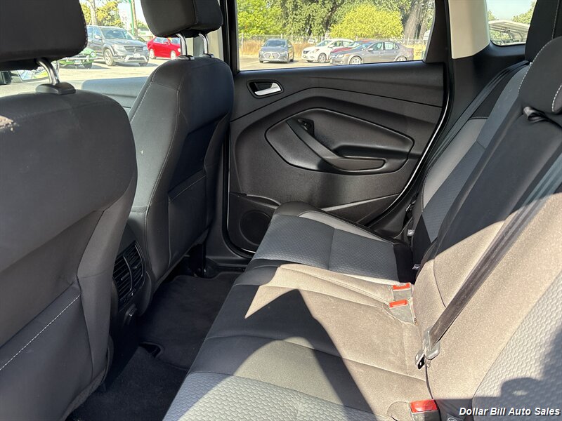 2017 Ford Escape SE - Photo 10 - Visalia, CA 93292