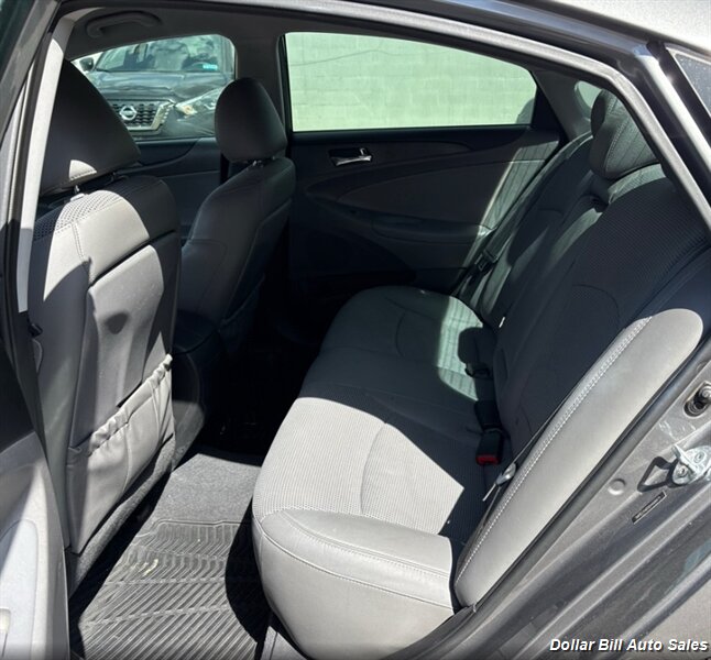 2013 Hyundai SONATA SE 2.0T - Photo 4 - Visalia, CA 93292
