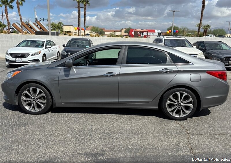 2013 Hyundai SONATA SE 2.0T - Photo 2 - Visalia, CA 93292