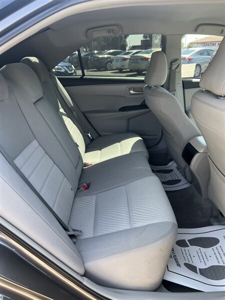 2015 Toyota Camry LE - Photo 11 - Visalia, CA 93292