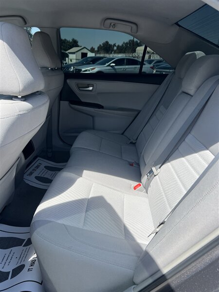 2015 Toyota Camry LE - Photo 9 - Visalia, CA 93292