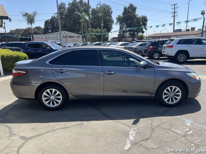 2015 Toyota Camry LE - Photo 5 - Visalia, CA 93292