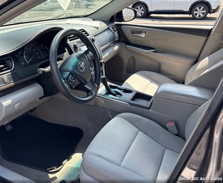 2015 Toyota Camry LE - Photo 4 - Visalia, CA 93292