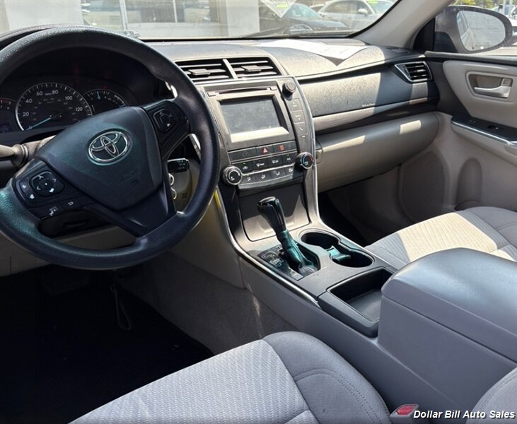 2015 Toyota Camry LE - Photo 3 - Visalia, CA 93292